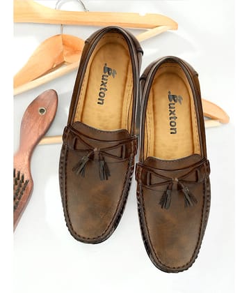 Buxton Brown Men's Tassel
