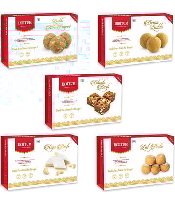Indiyum Sweets Indian Mithai Combo Pack Kaju Barfi 200g Lal Peda 200g Besan Laddu 200g Atta Panjeri Laddu 200g Dhoda Barfi 200g, Total 1kg sweets