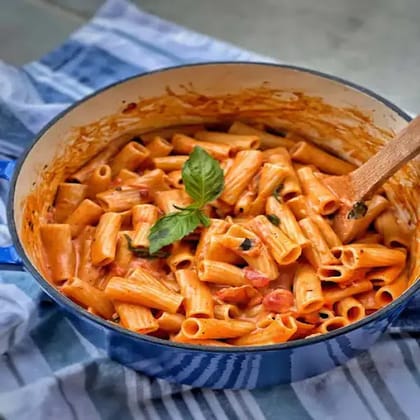 Pink Sauce Pasta Veg