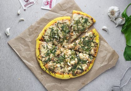 Garlic chicken pizza