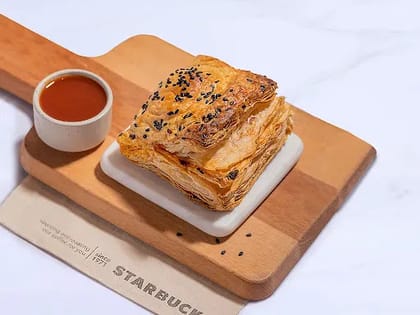Bhuna Chicken Puff