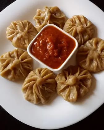 Paneer Steamed Aata Momos [8 Pieces]
