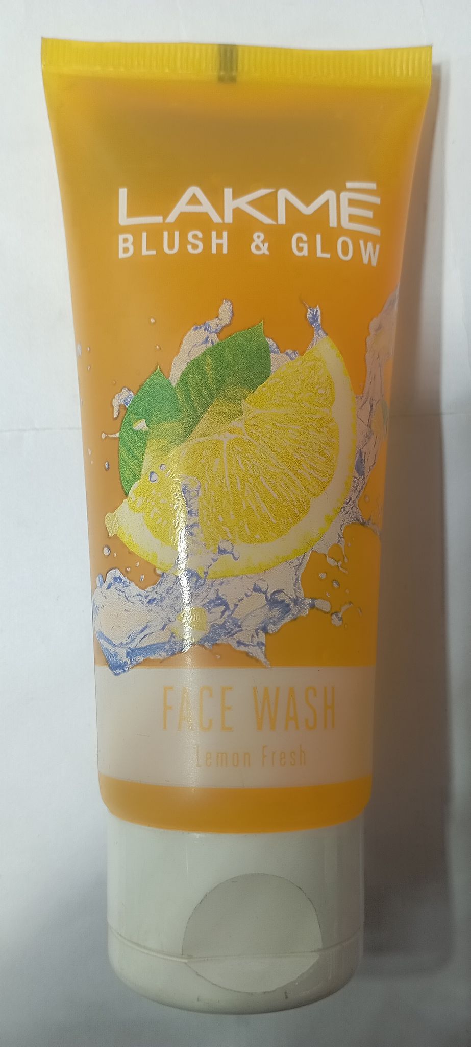 Lakme blush & glow face wash lemon fresh 100g