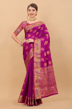 Yavira silk Women's Wine Handwoven Silk Blend Saree