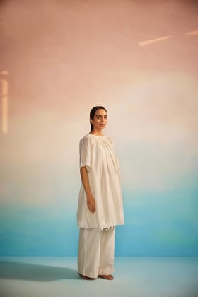 Orihime Box Pleat appliqué Kurta Set-XS