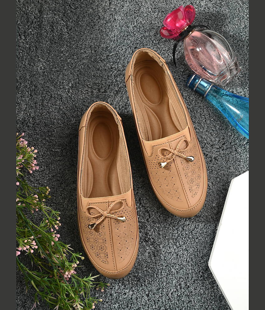 Footloose Beige Women's Loafers