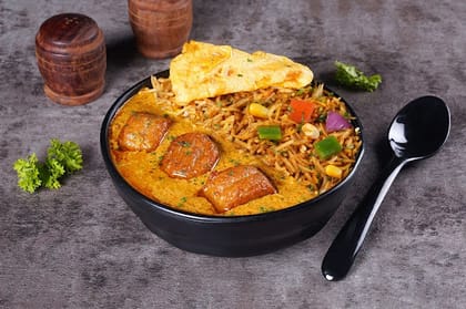 Chicken Kofta Rice Bowl With Omelette