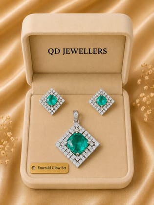 Emerald Glow squre Pendant Set Emerald Glow squre Pendant Set