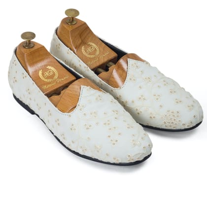 Banarasi Juttis-EU 41 / UK 7 / Off White
