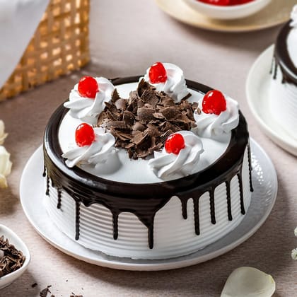 Black Forest Cake Half Kg Eggless
