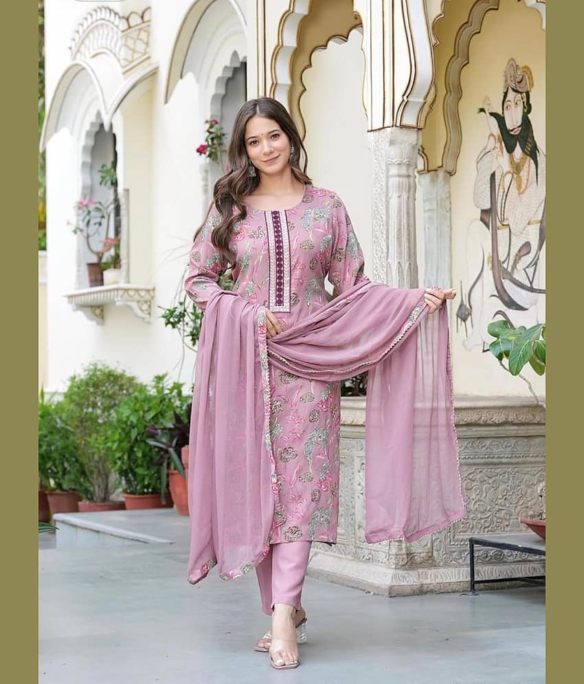 YAGNIK FASHION Women Rayon Printed Straight Kurti With Pants ( Peach )