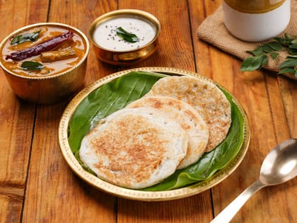 Set Dosa With Sambar & Chutney