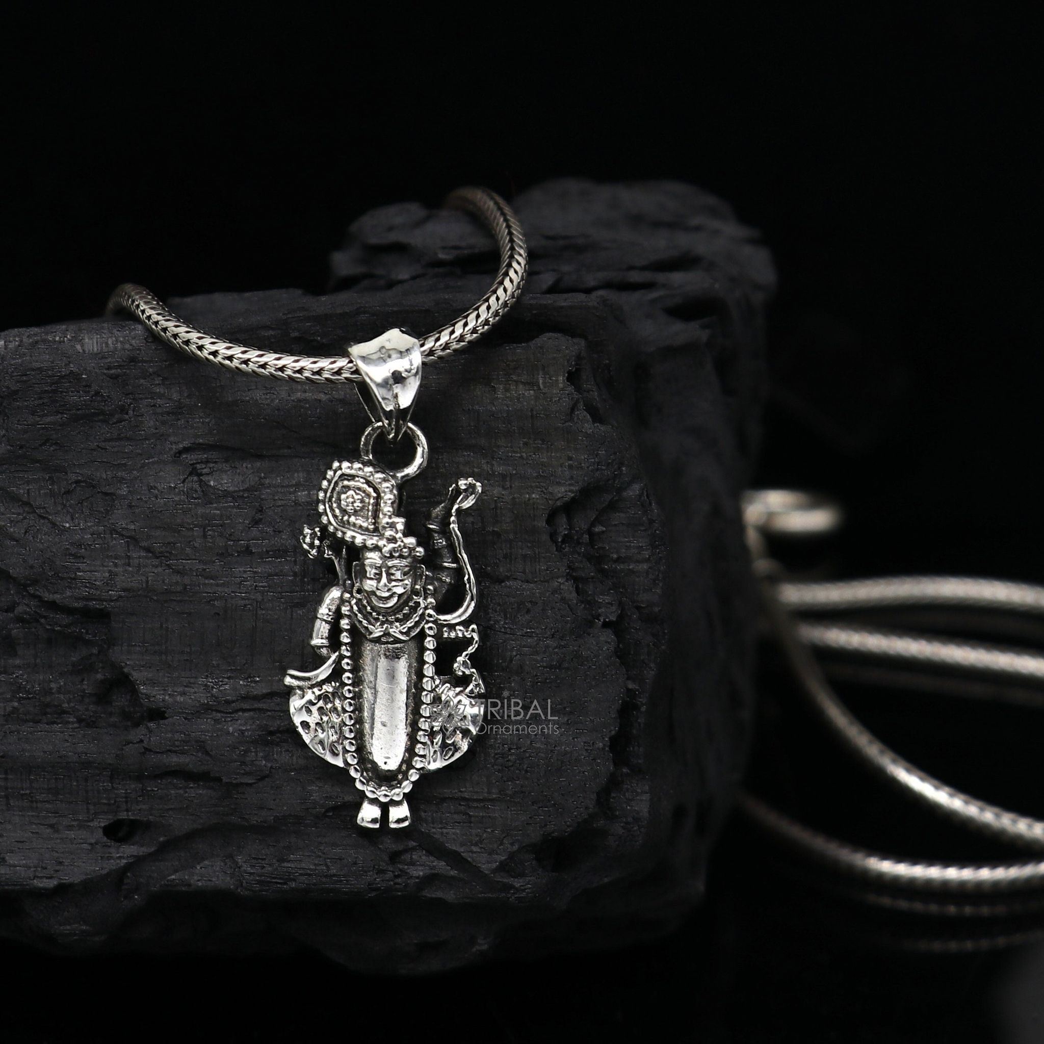 Lord Krishna Goverdhan 925 sterling silver small pendant, Lord Krishna Pendant is a symbol of love, wisdom, and spiritual unisex gift nsp662-Only Pendant