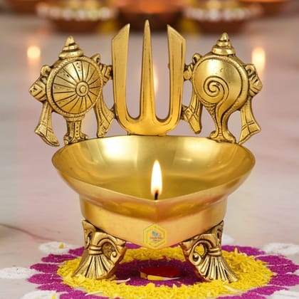 Brass Table Decor Shankh Chakra Deepak, Oil Lamp  - Conch & Chakra Design Oil Lamp, Height : 7 Inch (BSMAS1503 G)