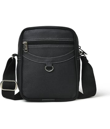 MATRICE - Black Solid Messenger Bag