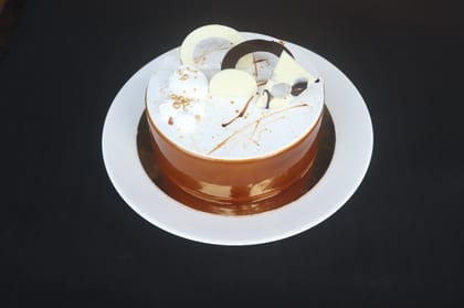 Special butterscotch cake half kg - eggless