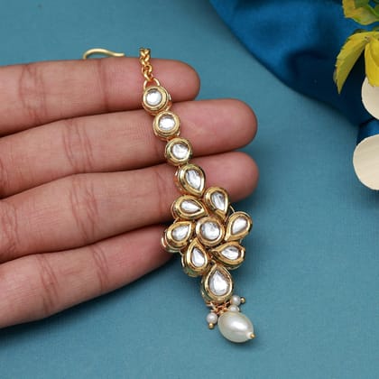 White Color Meena Work Kundan Maang Tikka (MTK554WHT)-Length: 15.50 CM x Width: 2.30 CM / White / Brass With Good Quality Gold Plated