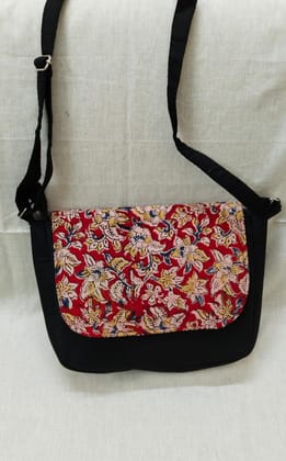 Sling Red Printed black Bag