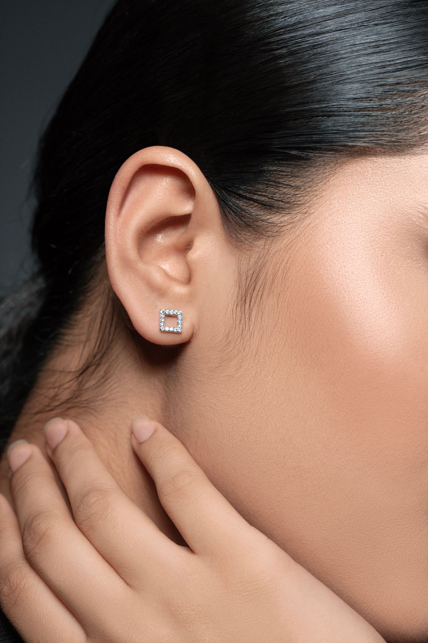 Square essence stud earring