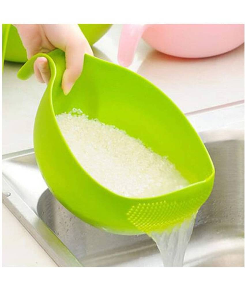 flyfot Kreative India Plastic Multipurpose Rice Wash Bowl with Handle for Rice V Plastic Strainers 1 Pc