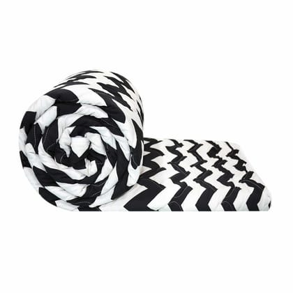 Black and White Chevron Double Bed AC Quilt Comforter-Double / Black And White / UL1116