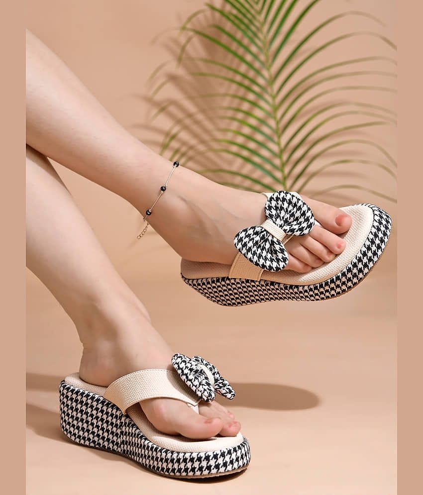 Shoetopia Ethnic Black Wedges For Girls