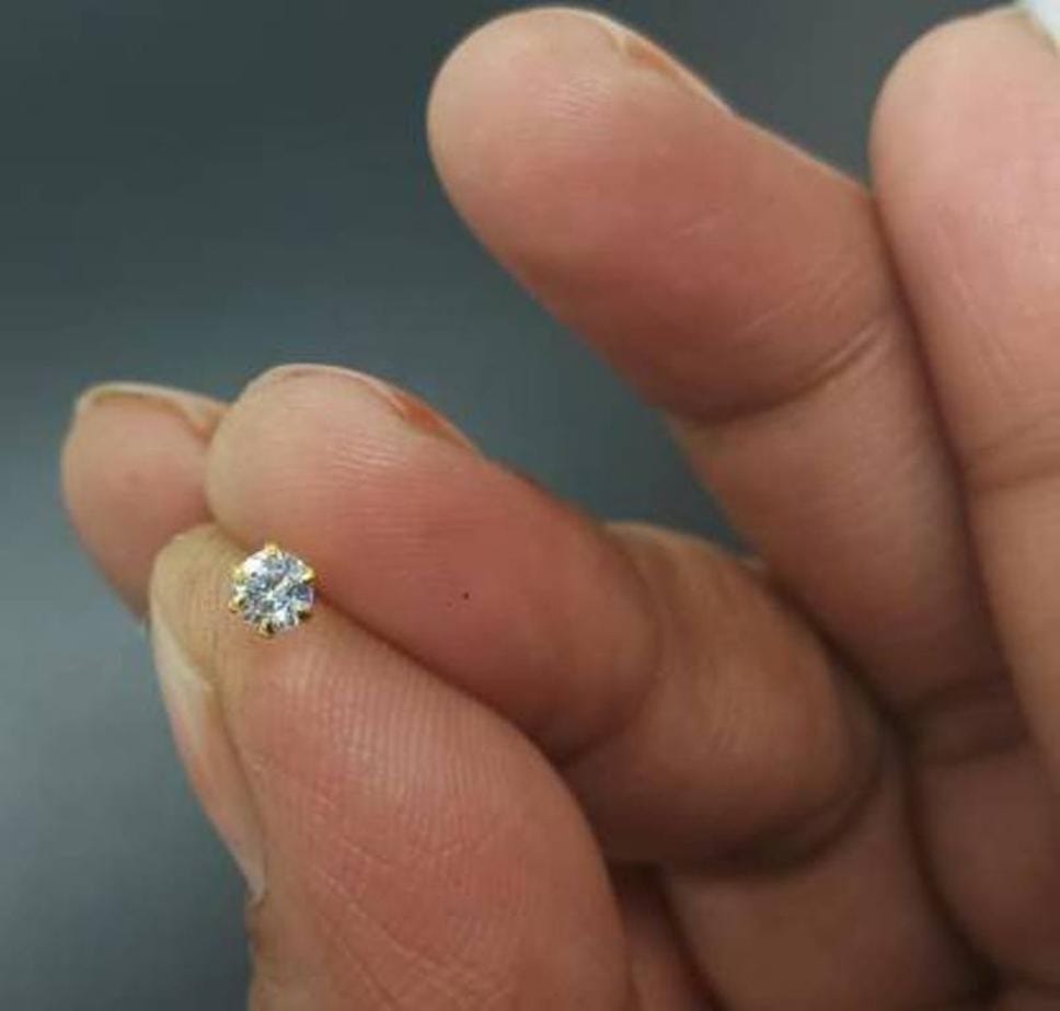 Single Nugget Nose Pin - Refined
