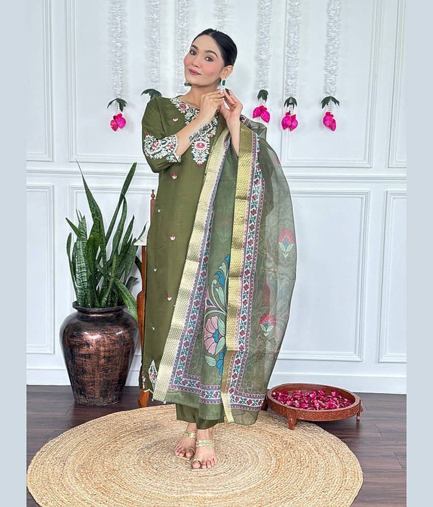 piludi Women Chanderi Embroidered Straight Kurti With Pants ( Olive )