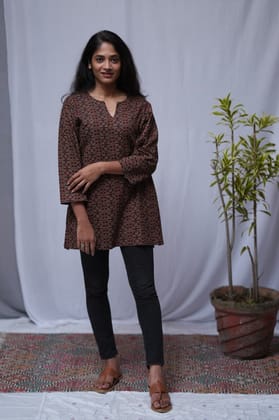 Rivaaj Ethnic Rati Short Top Kurti (M) | Brown Straight Fit Cotton with V-Neck | Casual Daily Wear Tunic | Lightweight Traditional Summer Top