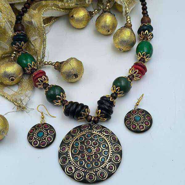 Premium Wooden Beads Necklace with Lakh Pendant