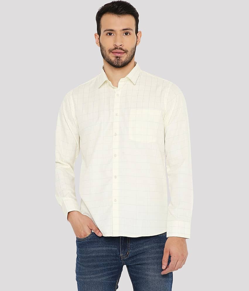 Maharaja - Yellow Cotton Blend Slim Fit Men's Formal Shirt ( Pack of 1 )