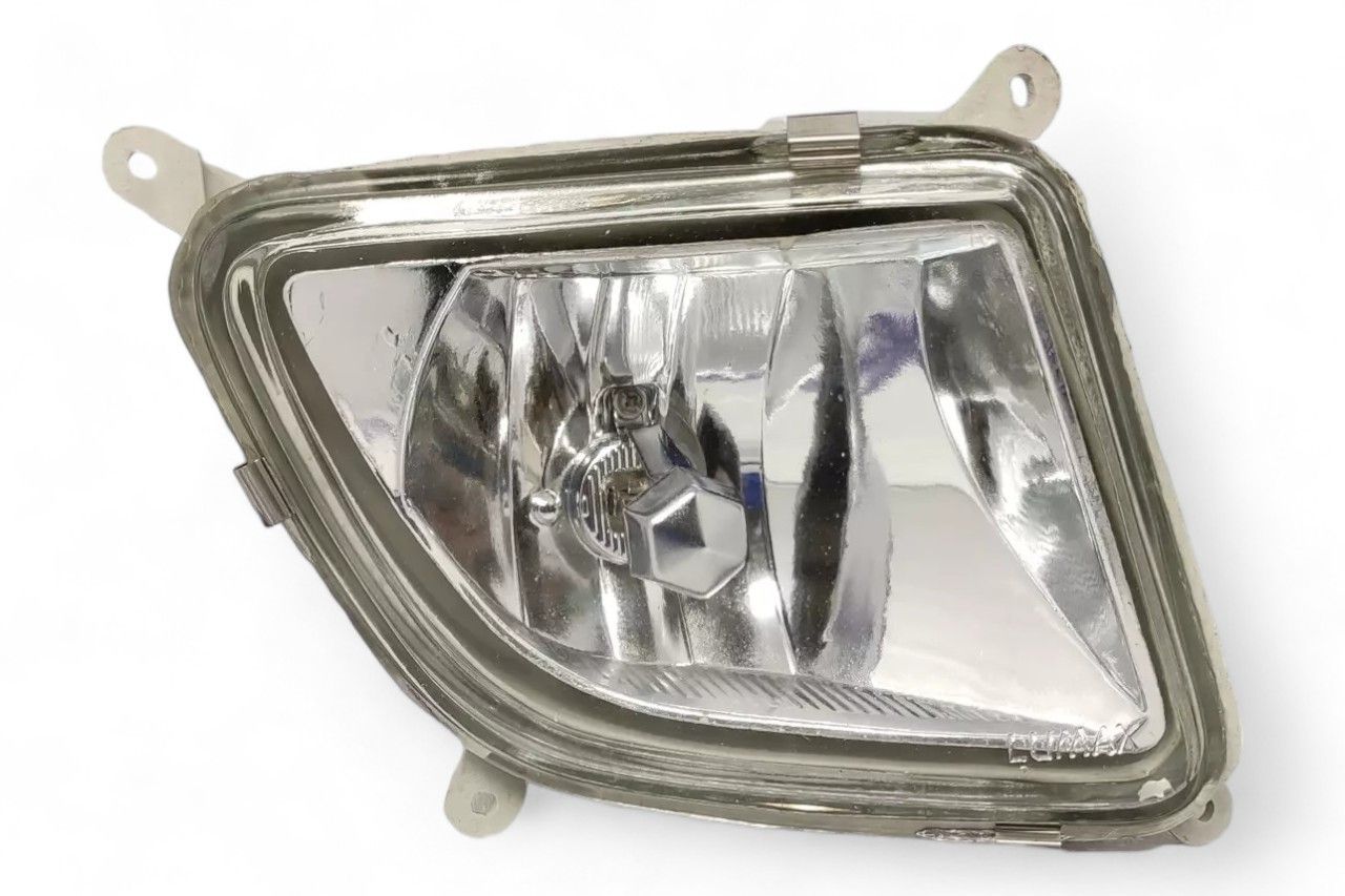 Lumax Front Fog Lamp - RH AV501212