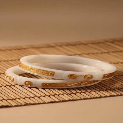 Elayne  Shubhra Shankha Bangle Set