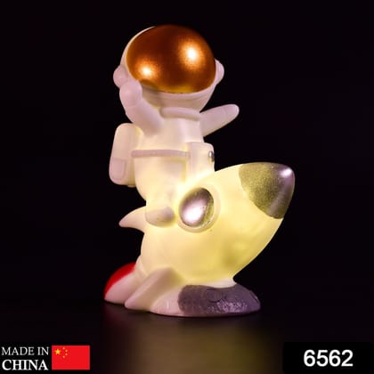 Space Astronaut Figurines Resin Crafts Mini Figure Model Home Decor DIY Home Office Desktop Ornament Miniatures Desk Decoration