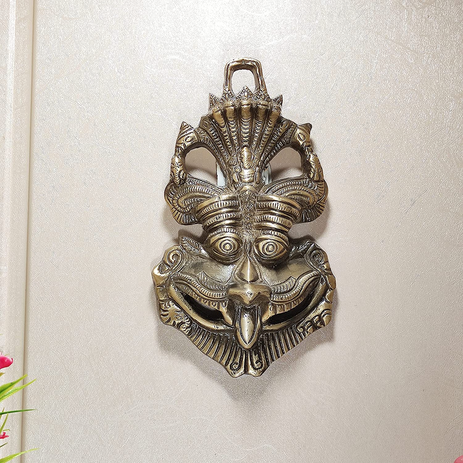 DreamKraft Wall Hanging Metal Face Mask Nazar Battu Evil Eye Protector, Wall Mounted Nazar Suraksha Kawach, Evil Eye Hanging for Home & Office Entrance (Grey - 16.5 x 3 x 9.5 cm)