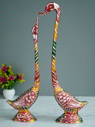 Colorful Metal Kissing Swan Couple Handcrafted Decorative showpiece