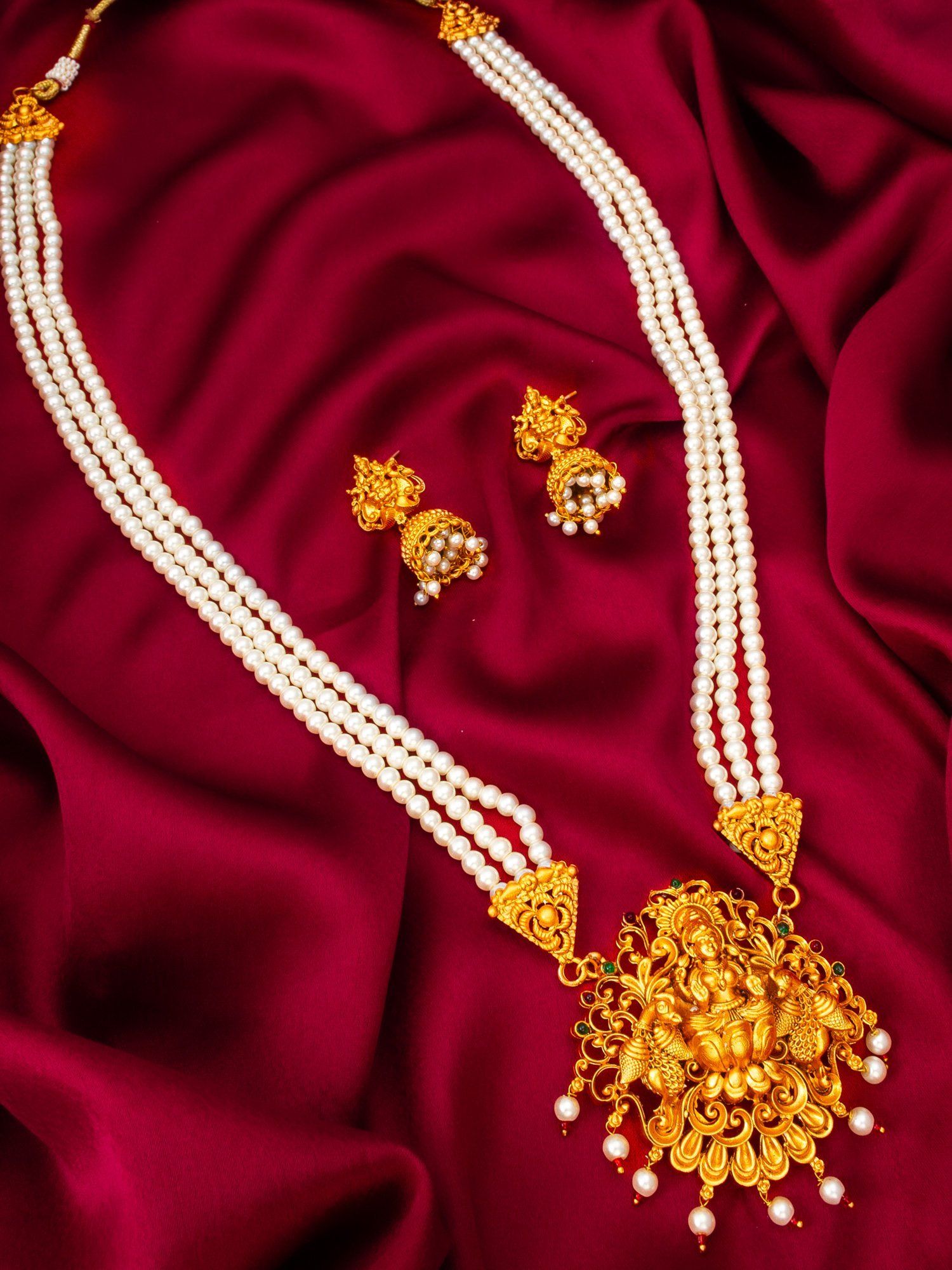 Morison Exquisite Gold Necklace Set  A Blend of Beauty and Tradition