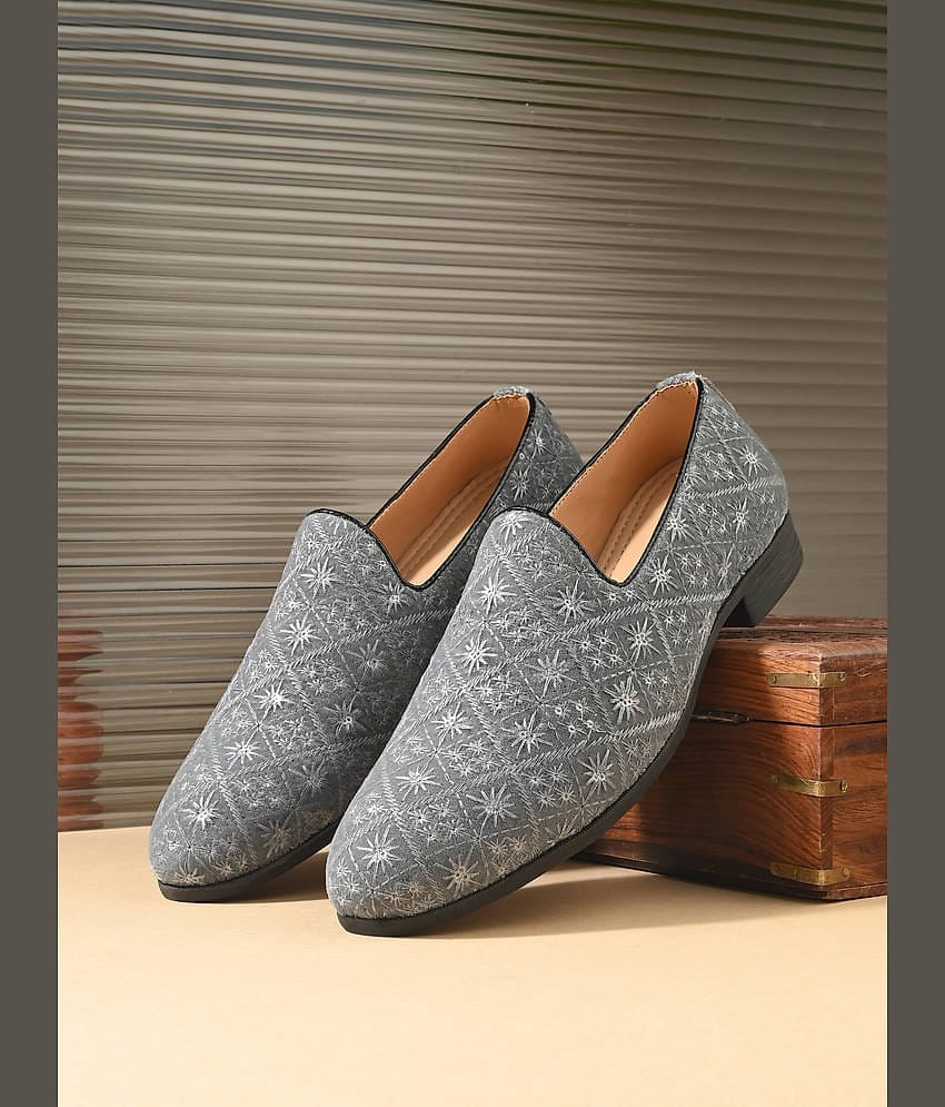 Footloose Gray Men's Mojaris