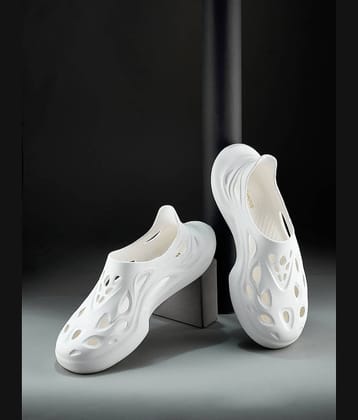 Campus GC-4024 - White Men's Clogs