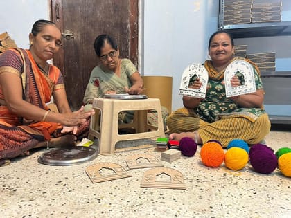 The brown Box-Lippan Art Wall Decor,jharokha Wall Decor,Handicraft Items for Home Decor,Handicraft Gifts,Handmade Gifts,Traditinal Decoration,Festival Decor,Housewarming Gift,Antique Decor