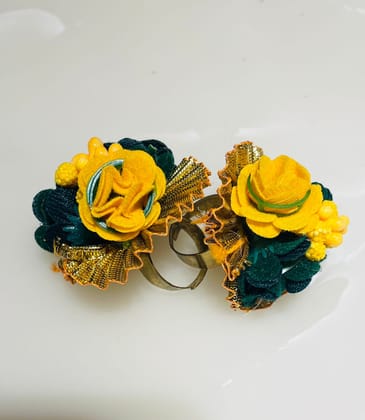 Floral rings Green- yellow