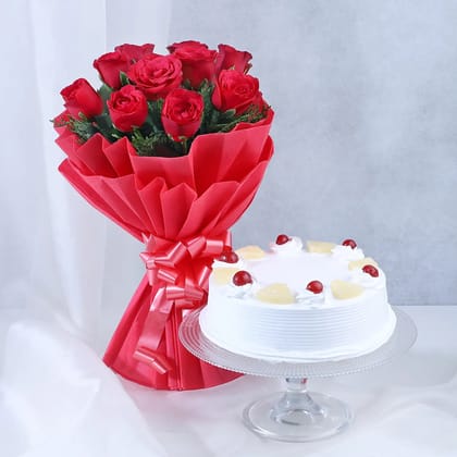 Pineapple Cake with Flowers
