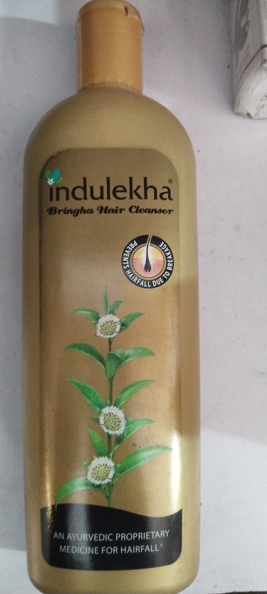 Indulekha Bringha hair cleaner 