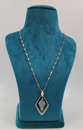 Necklace for women under 999rs