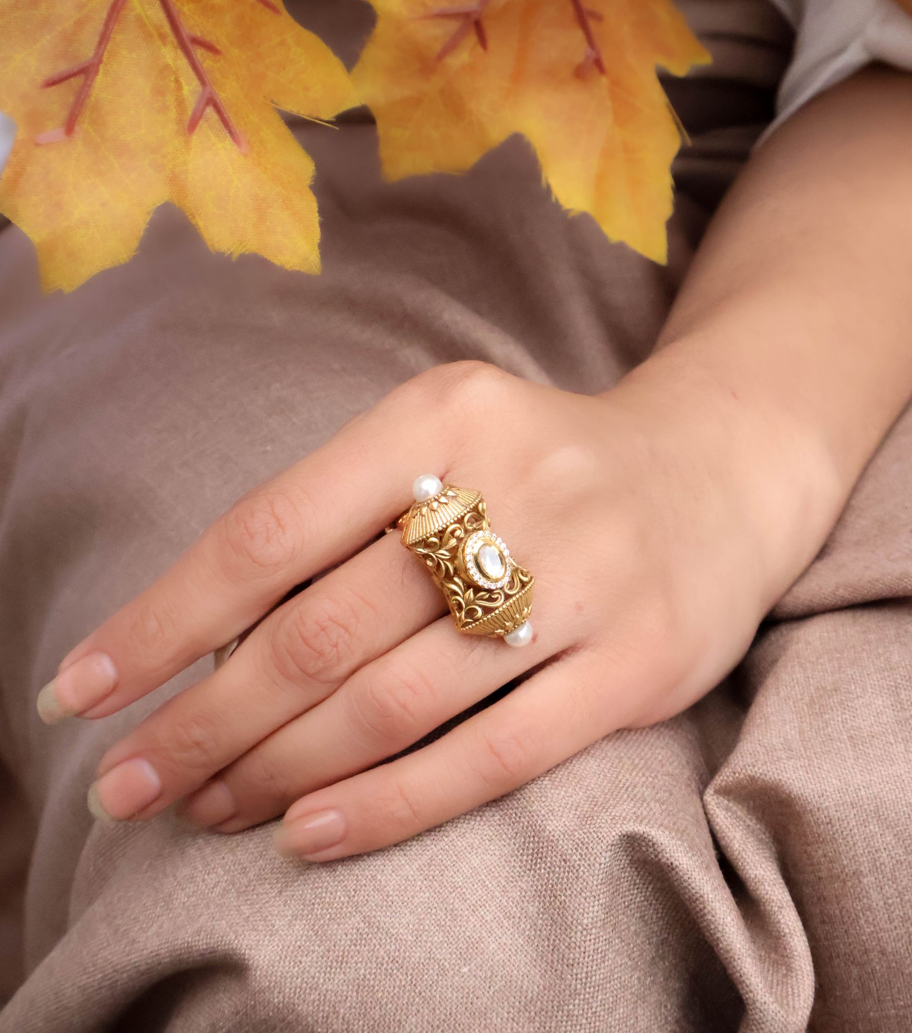 Seher Temple Ring-Gold