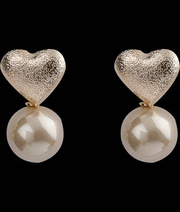 SILVER SHINE  Lovely Gold Simple Polished Heart Design With Pearl Stud Earring For Girls And Women
