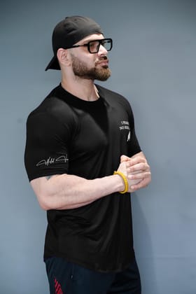 I FEAR NO ONE WILD VERVE SIGNATURE T-SHIRT (BLACK)-S