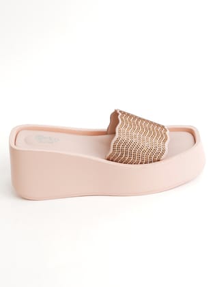 Delco Radiant Rise Platforms-36 / Beige