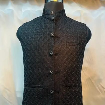 W Design Jacket   ( Colours :  Black  )