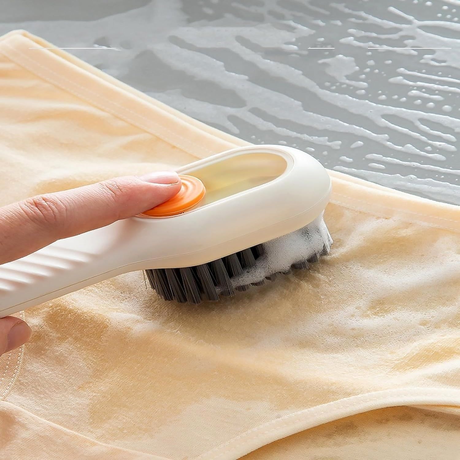 Multifunctional Scrubbing Brush with Liquid / Soap Dispenser, Cleaning Brush with Liquid / Soap Dispenser, Shoe Brush for Cleaning, Cloth Cleaning Brush with Handle&nbsp;Liquid Shoe Brush For Shoe Clothes (1 Pc)